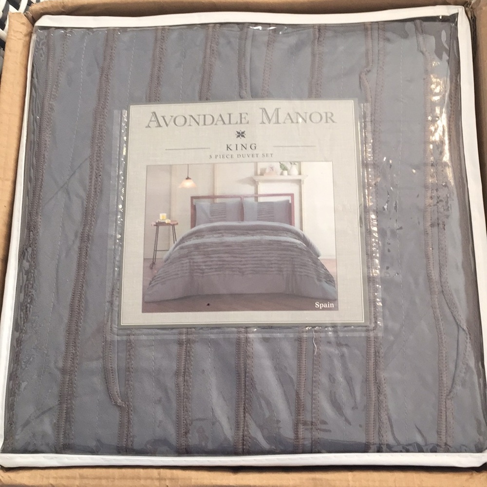 NWT charcoal gray king duvet set by AvonDale Manor